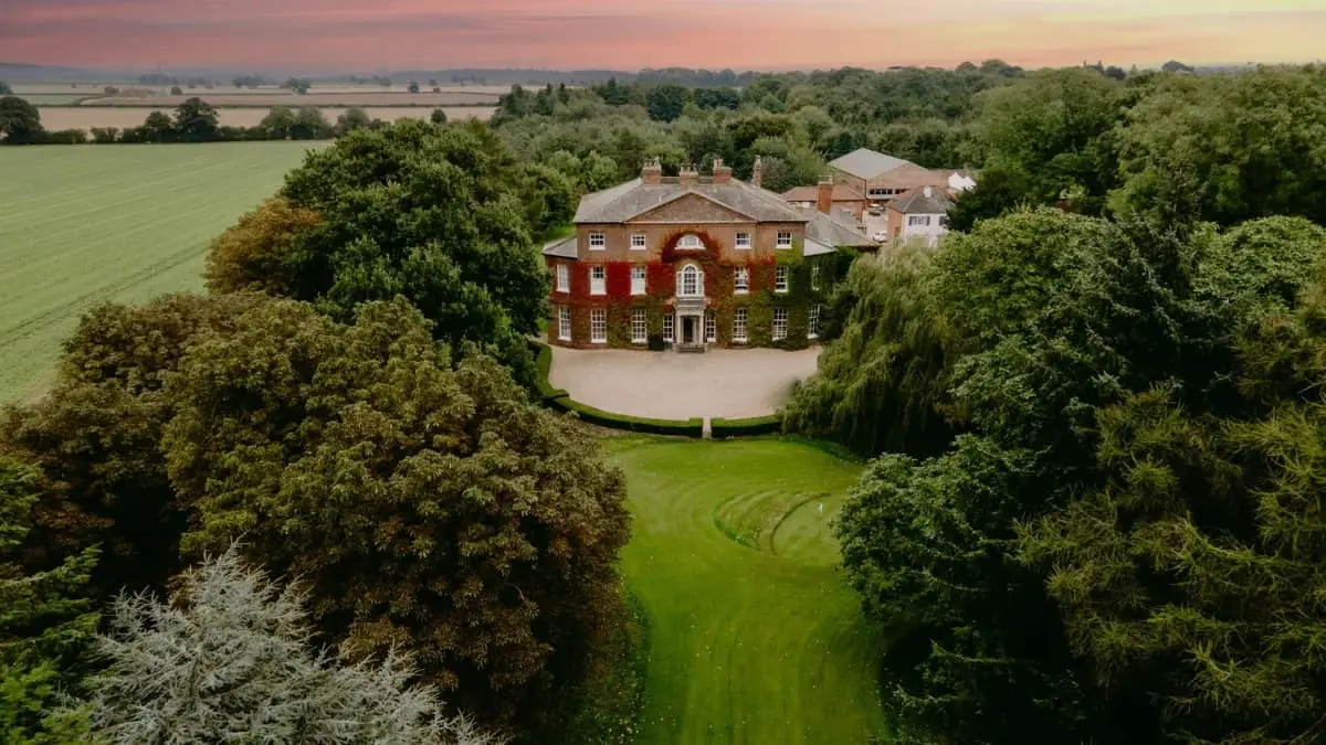Laura and Chris's wedding at Wootton Hall Estate, Ulceby