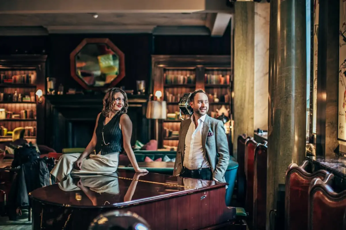Lisa and Rob's London engagement shoot in a classic Mini